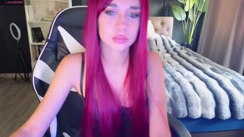 Snapshot of mezzalunaa chatting on October 7, 7:27 am vollmond online show from October 7, 7:27 am