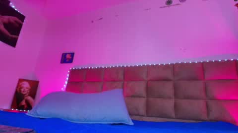 Emi online show from September 21, 7:15 pm