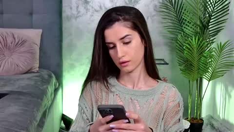 Freya Allen online show from February 16, 9:16 pm