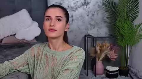 Freya Allen online show from October 19, 8:31 pm