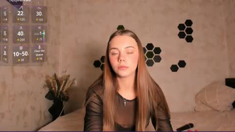 Mia  next stream Thursday 1400 UTC1 Friday 1400 UTC1 online show from September 14, 2:05 pm