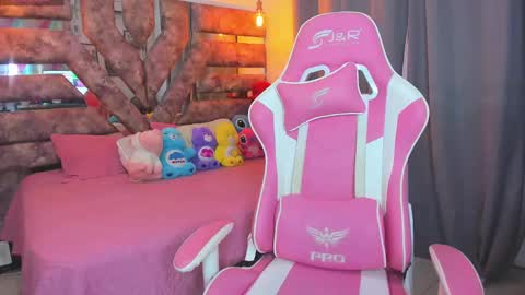 Mia online show from January 5, 2:49 am