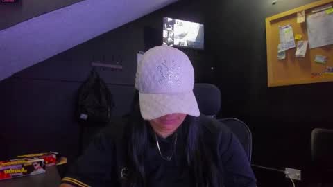 Snapshot of mia_daniela_ chatting on September 21, 2:51 pm Mia daniela online show from September 21, 2:51 pm