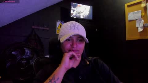 Snapshot of mia_daniela_ chatting on October 16, 4:02 am Mia daniela online show from October 16, 4:02 am