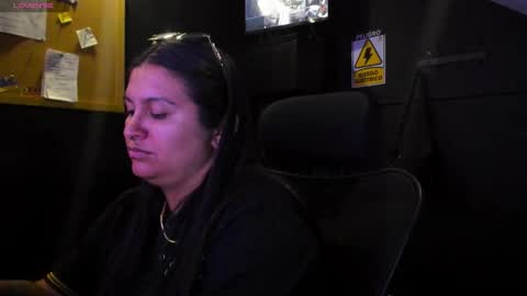 Snapshot of mia_daniela_ chatting on December 19, 5:03 am Mia daniela online show from December 19, 5:03 am