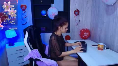 mia_esposito2 online show from September 11, 10:15 am