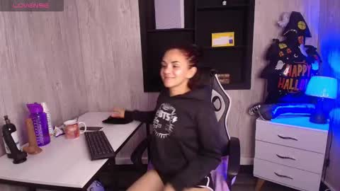 mia_esposito2 online show from November 5, 3:39 am