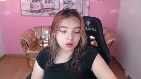 Mia online show from October 7, 12:35 pm