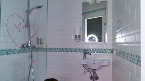 Mia online show from December 19, 10:45 am