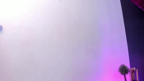 Val  online show from December 4, 7:45 pm