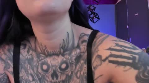 Val  online show from February 3, 8:24 pm