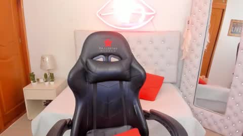    online show from January 29, 12:56 pm