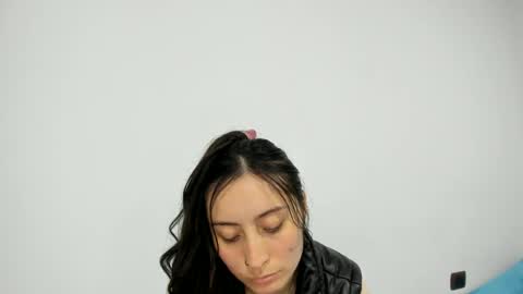 mia kaneee online show from December 2, 11:29 pm