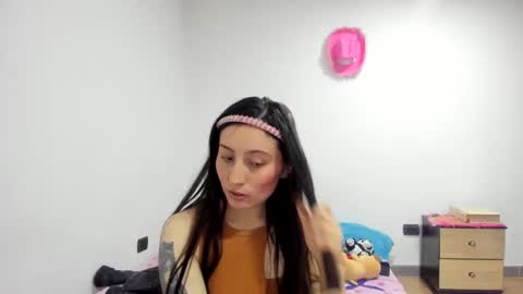 mia kaneee online show from December 7, 12:30 am