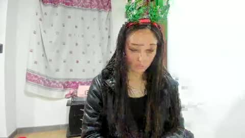 mia kaneee online show from December 10, 1:32 am
