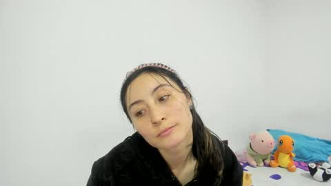 mia kaneee online show from December 21, 7:24 am