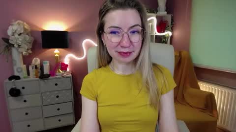 Mia online show from January 17, 11:17 am