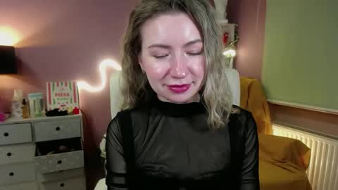 Mia online show from February 25, 6:31 pm