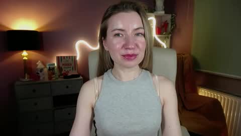 Mia online show from March 9, 5:49 pm