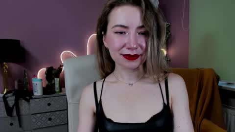 Mia online show from October 9, 6:44 am