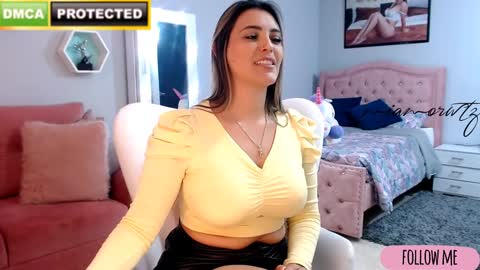 Snapshot of mia_moretz1 chatting on January 28, 8:15 pm Mia online show from January 28, 8:15 pm