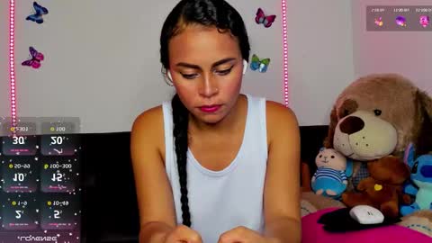 Snapshot of mia_phalmer chatting on October 18, 5:10 am Mia online show from October 18, 5:10 am