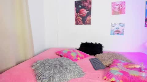 Snapshot of mia_purplee chatting on October 2, 3:13 am mia_purplee online show from October 2, 3:13 am