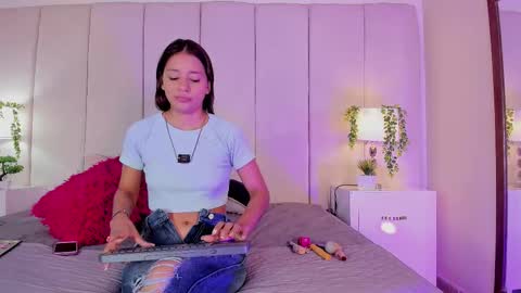 mia rousse25 online show from September 18, 2:19 pm