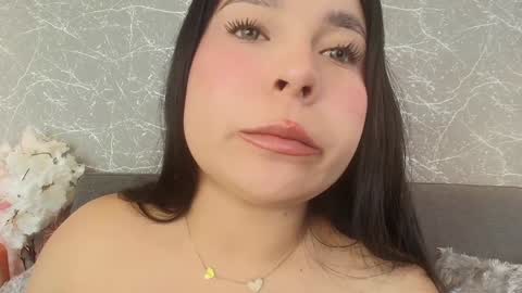 Mia Roux online show from January 10, 1:21 am