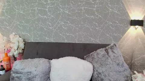 Mia Roux online show from January 16, 6:48 pm