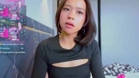 Mia online show from February 25, 10:04 am