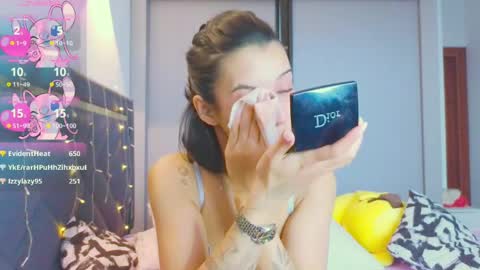 Mia online show from March 7, 10:35 am