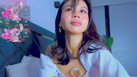 Mia online show from September 12, 2:28 pm