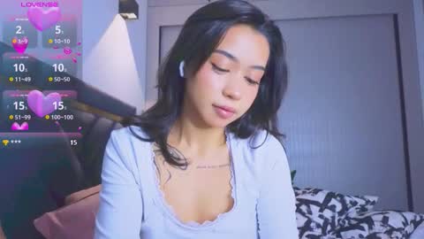 Mia online show from October 24, 8:05 pm