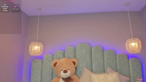 Snapshot of mia_slutty_ chatting on November 29, 1:58 pm Mia online show from November 29, 1:58 pm