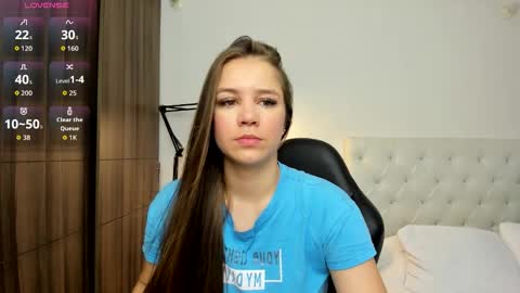 Mia online show from November 19, 12:05 pm