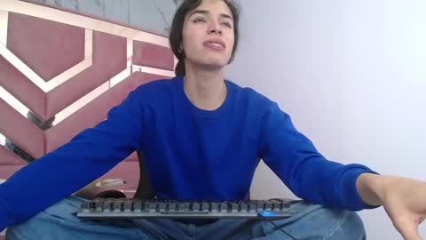 Snapshot of mia_swift_ch chatting on October 18, 3:24 pm mia_swift_ch online show from October 18, 3:24 pm