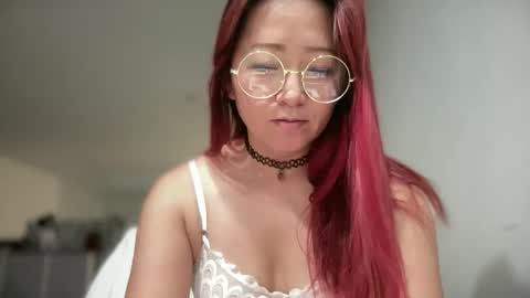 Mia online show from September 24, 4:43 pm