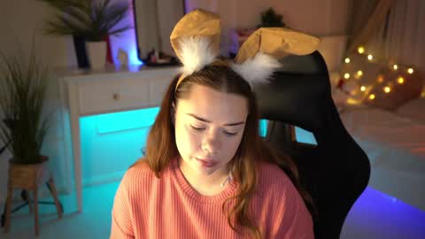 VixenMia online show from February 8, 3:30 am