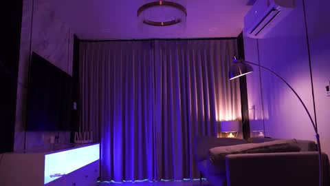 VixenMia online show from October 3, 3:25 am