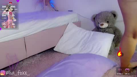 Mia online show from February 10, 12:08 am