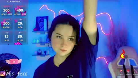 Mia online show from March 1, 5:09 am