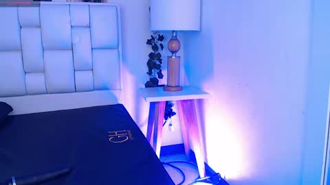 Mia online show from February 12, 12:01 pm