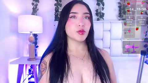 Mia online show from September 12, 11:54 am