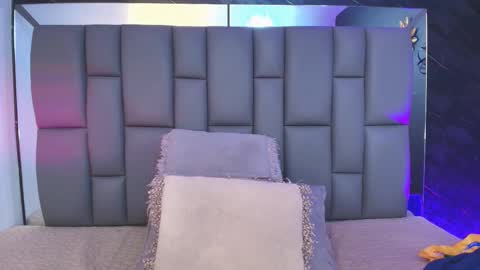 Mia online show from October 14, 12:06 pm