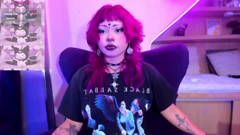 Snapshot of miaamane chatting on February 13, 1:05 pm Mia online show from February 13, 1:05 pm