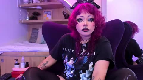 Snapshot of miaamane chatting on February 23, 12:37 pm Mia online show from February 23, 12:37 pm