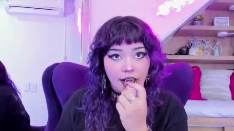 Snapshot of miaamane chatting on November 4, 3:05 am Mia online show from November 4, 3:05 am