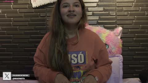 Snapshot of miadimota chatting on December 28, 7:44 am Mia online show from December 28, 7:44 am