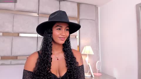 Call me Mia online show from December 7, 7:54 pm